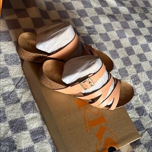 Like New Kork-Ease (formally Korks) women strappy sandal Size 11